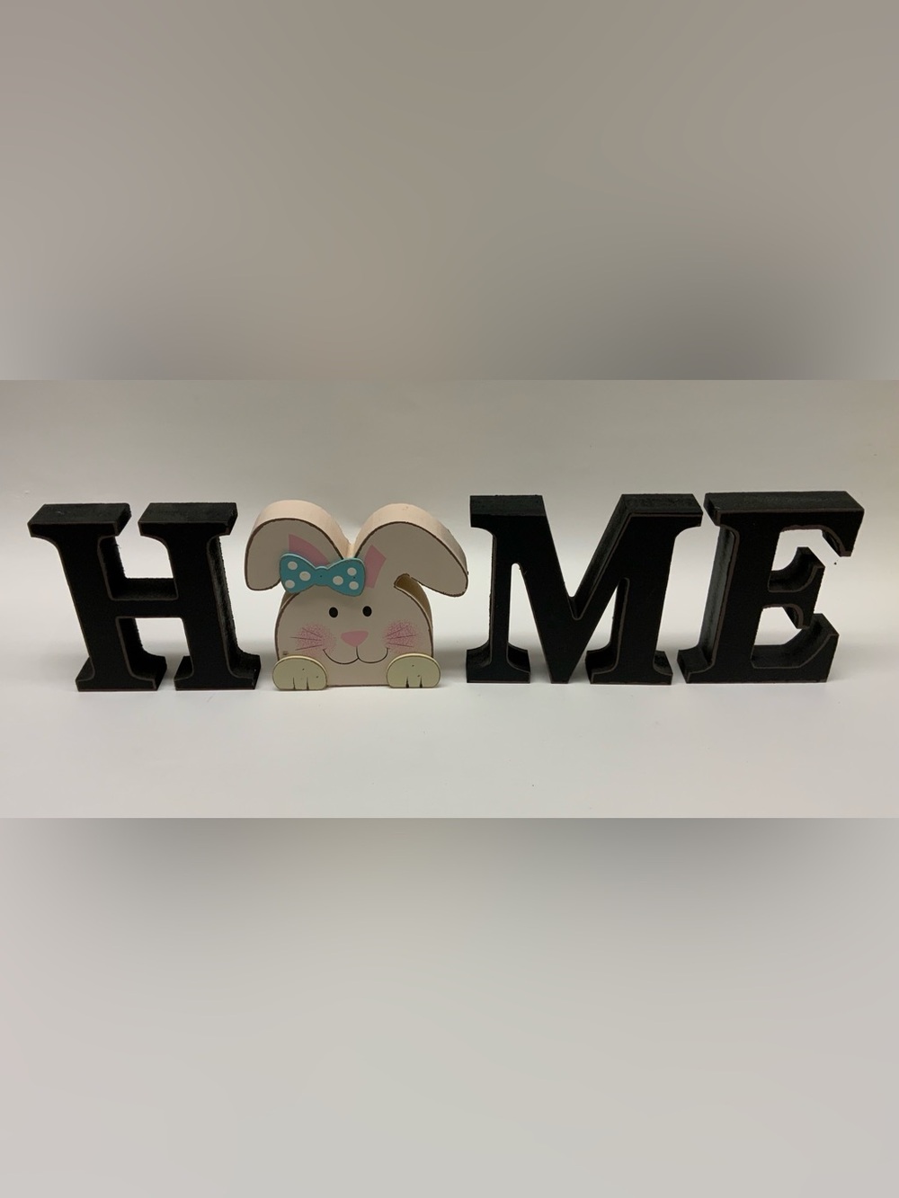 HOME Decor with interchangeable seasonal ”O”